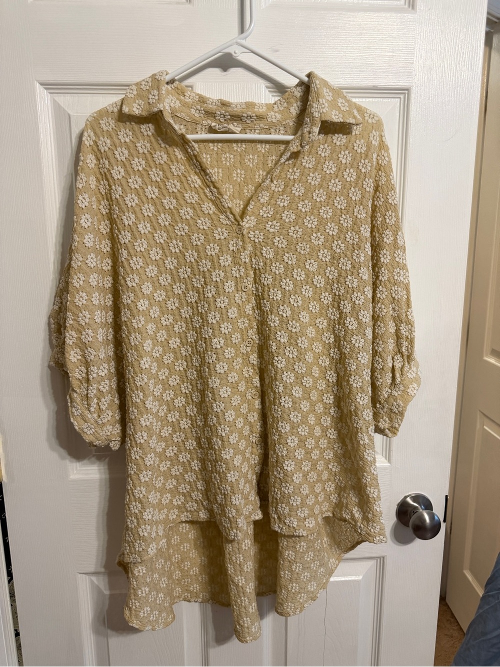 BiBi Cream Floral button down top